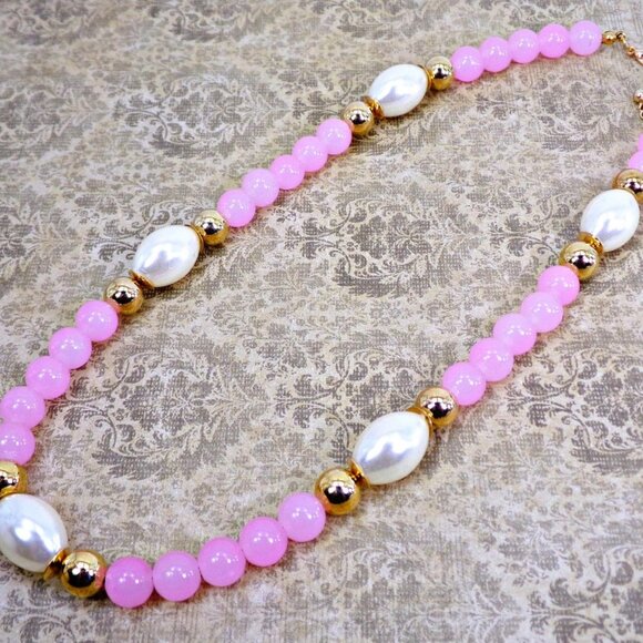 Pink glass and white pearl bead necklace mixed with gold beads 20" - Picture 7 of 12